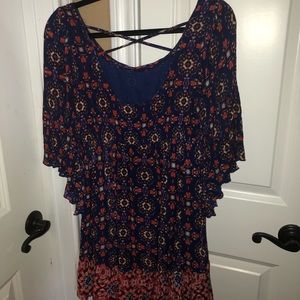 Navy blue, dark red, willing to reduce price